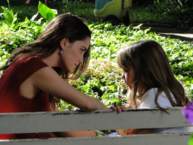 Júlia e Ana na novela A Vida da Gente - Foto: Reprodução