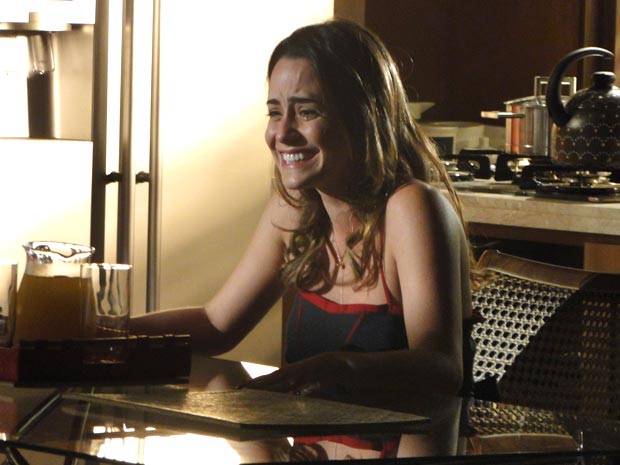 Ana fica feliz na novela A Vida da Gente - Foto: Reprodução