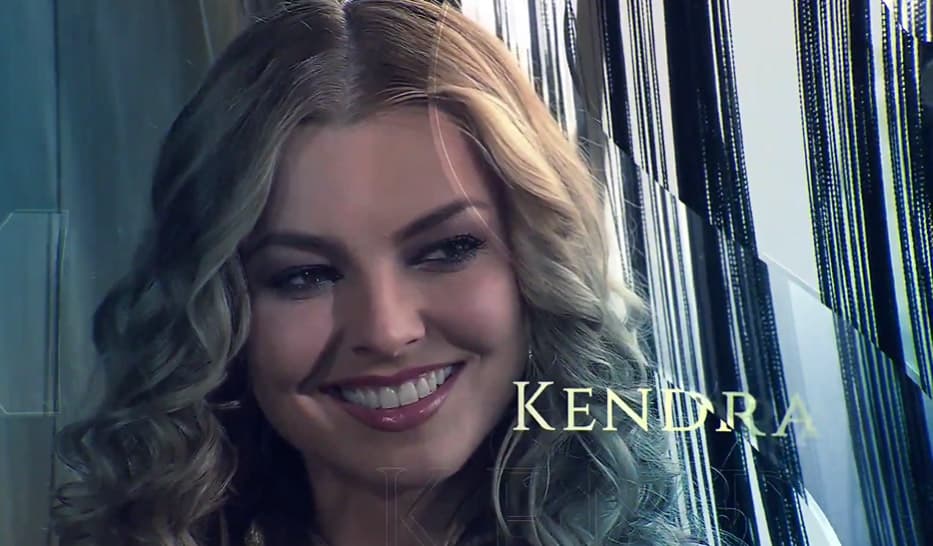 Personagem Kendra da novela Amores Verdadeiros