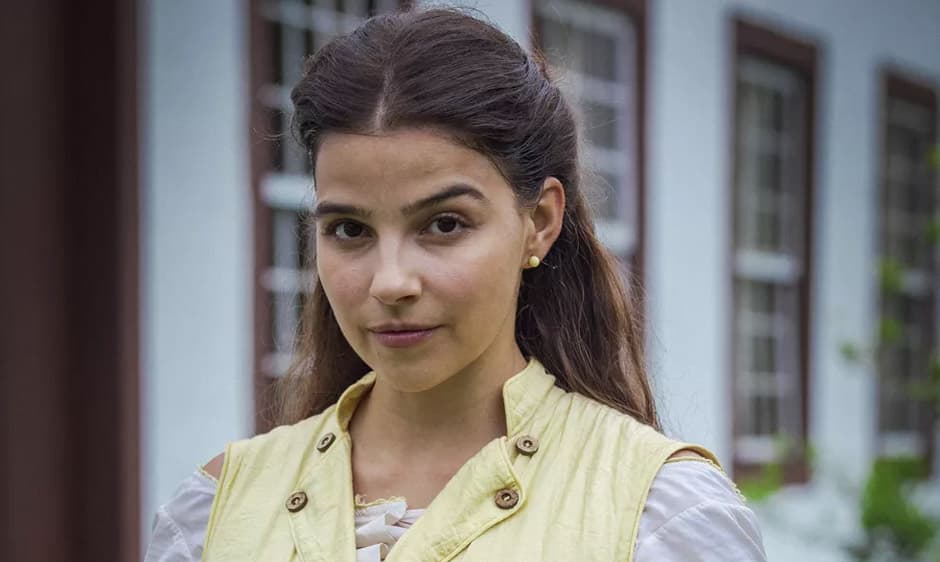 Personagem Pilar (Gabriela Medvedovski) da novela Nos Tempos do Imperador