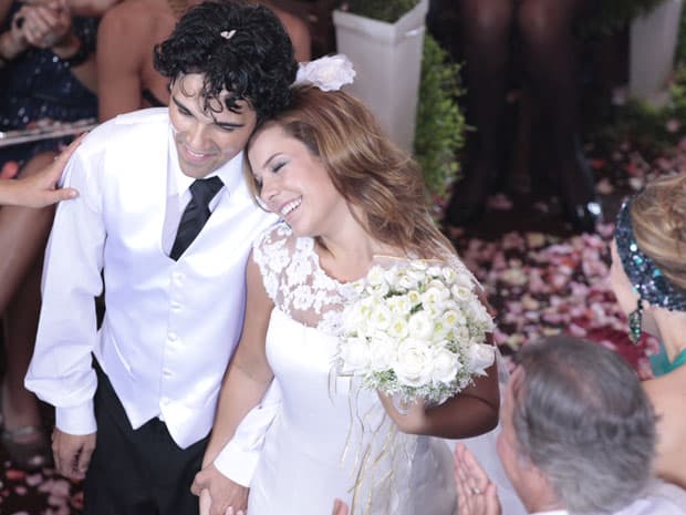 Em Ti Ti Ti, o casamento de Thaísa e Dr. Eduardo será movimentado (Foto: Reprodução)