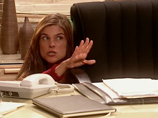 Final: Alicinha tem final trágico, perde tudo e golpista é obrigada a arrumar emprego para sobreviver