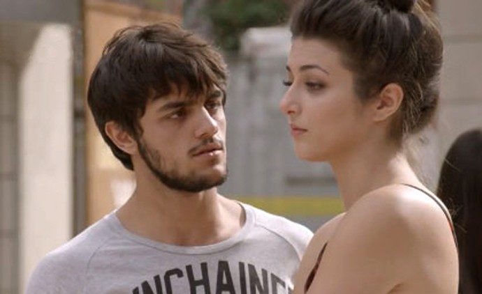 Jade e Cobra em cena de Malhação Sonhos (Foto: Reprodução)