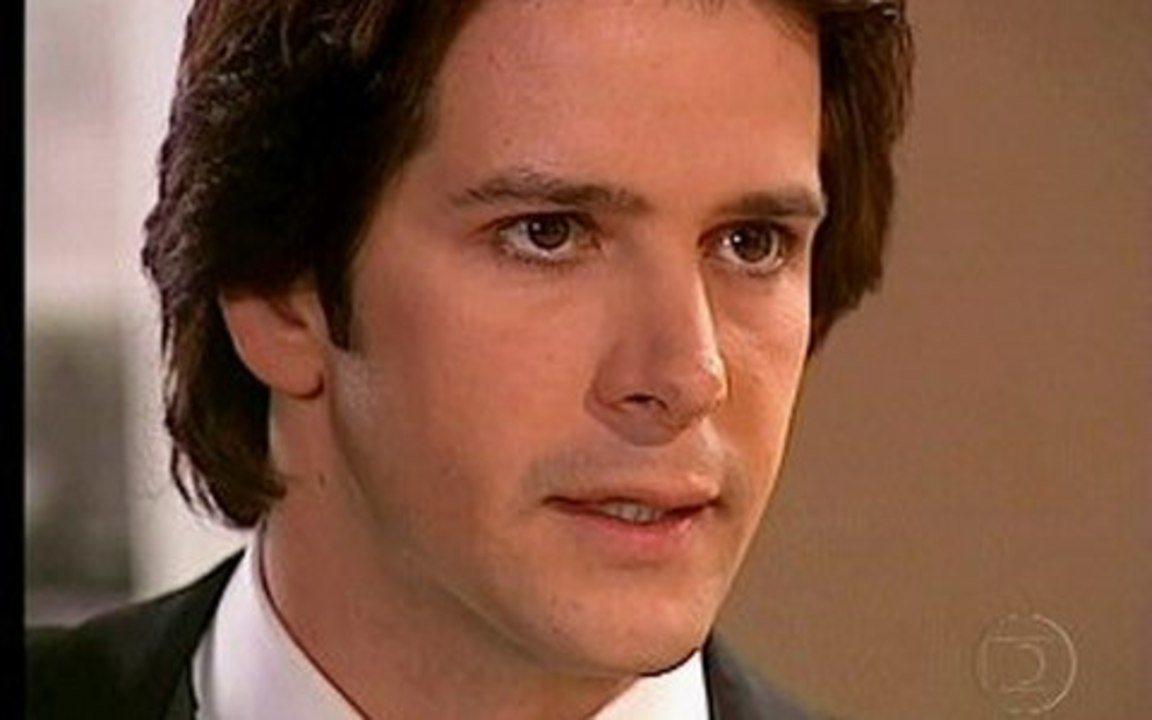 Lucas em cena da novela O Clone (Foto: Reprodução)