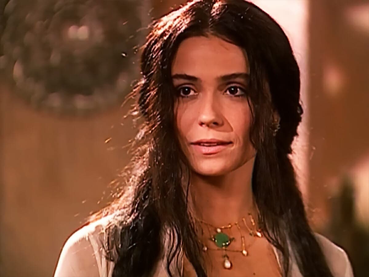 Jade em cena da novela O Clone (Foto: Reprodução) 