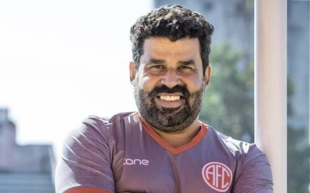Trombada rompe noivado com Teca e engata novo romance secreto; saiba com quem!