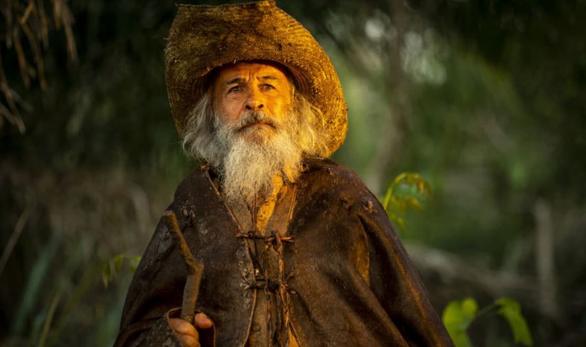 Joventino (Irandhir Santos) em cena da novela Pantanal