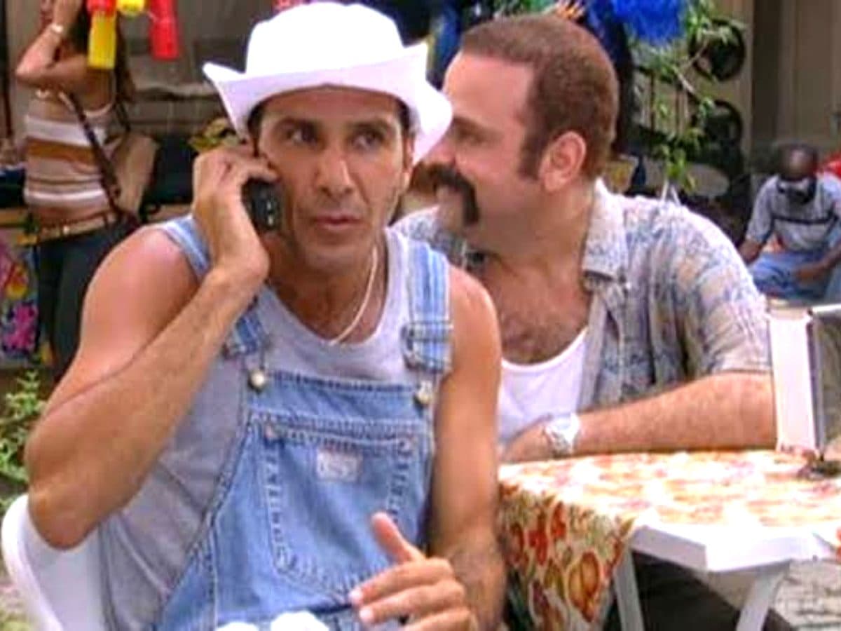 Trio de golpistas será desmascarado por personagem inesperado na reta final de O Clone