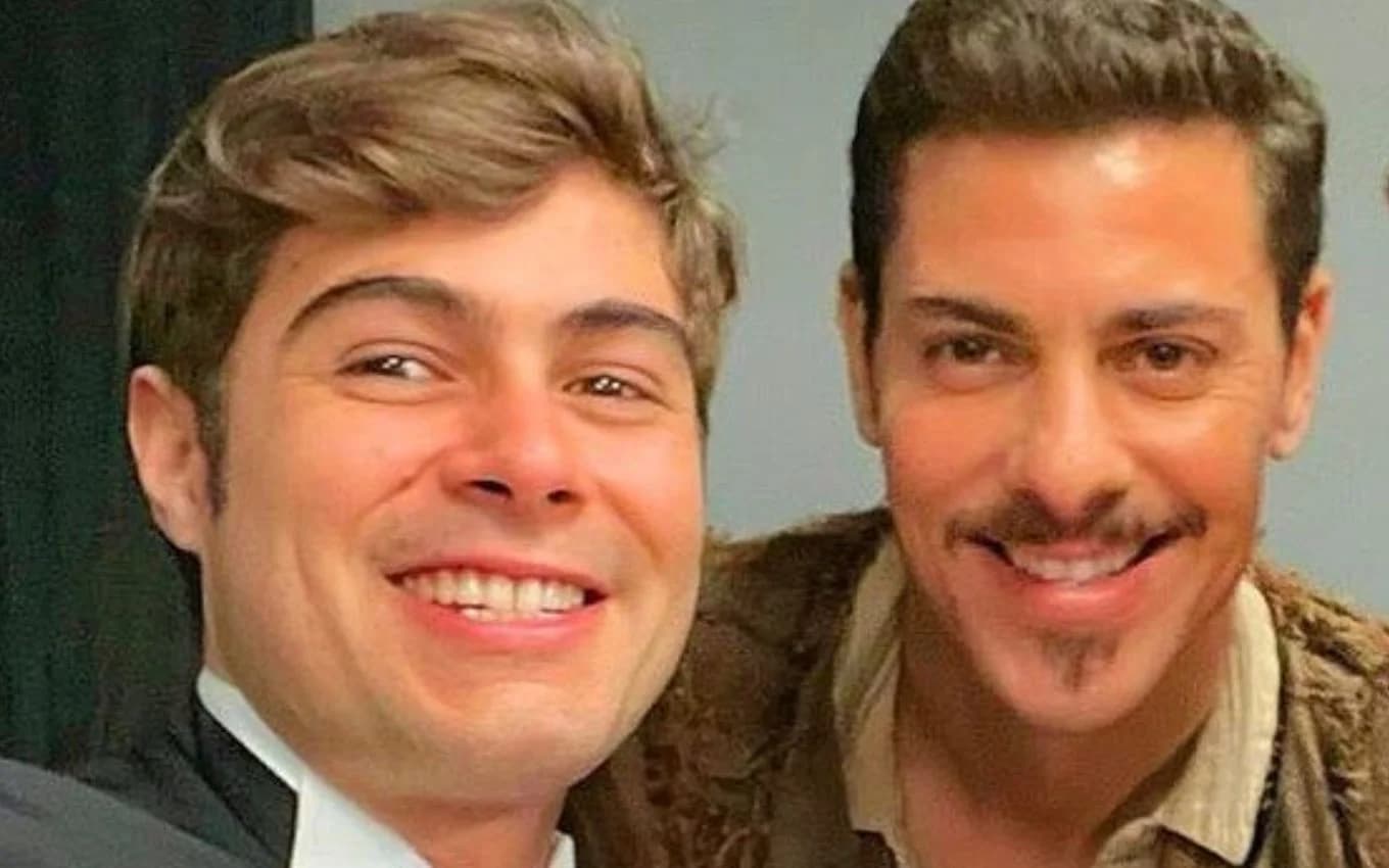 Davi se encontrará com Pablo. Na foto, Rafael Vitti posa ao lado de Sacha Bali