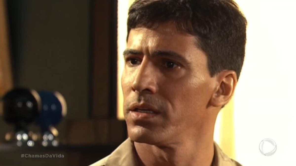 Pedro em cena da novela Chamas da Vida