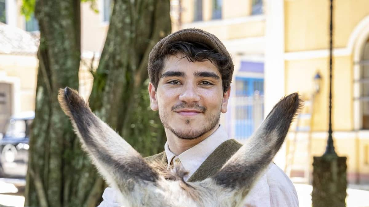 Justino, personagem de João Fernandes, na novela Amor Perfeito.