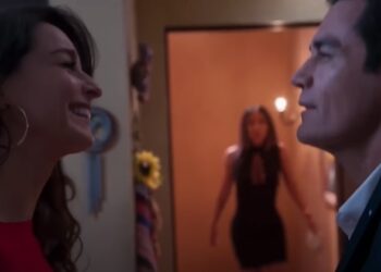 Minha Fortuna é te Amar: Olga flagra Natália e Vicente juntos no quarto