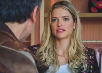 Graça olha assustada para Dirceu em cena da novela Terra e Paixão.
