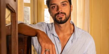 Rodrigo Simas caracterizado com José Venâncio de Renascer