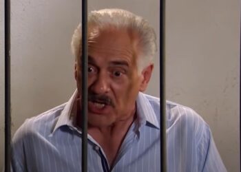 A Gata: Augusto é preso pelo sequestro de Perla e pede socorro a Mariano: “Exijo sair daqui imediatamente!”