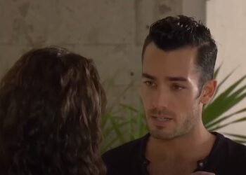 Mariano estraga vingança de Teresa contra Aida e ela é pega no flagra no escritório de Rubens: “O que está fazendo aqui?”