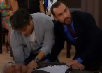 Bomba em A Gata! Desmascarado pelos filhos, Augusto sofre derrame no meio do tribunal