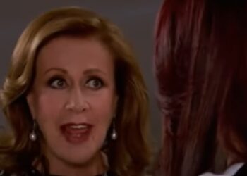 A Gata: Lorena declara guerra à Gisele e faz ameaça: “Não é conveniente me ter como inimiga”