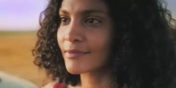 Aline (Barbara Reis)