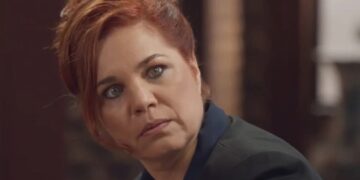 Helena (Isabel Teixeira)