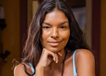 Ritinha, personagem de Mell Muzzillo, em Renascer.
