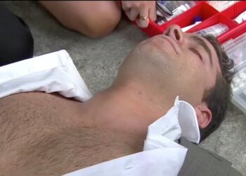 Paulo sofre parada cardíaca e morre às vésperas de casamento com Aída por overdose de drogas