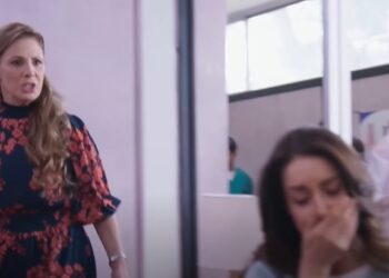 Minha Fortuna é te Amar: Tia de Lorenzo arma barraco no hospital e expulsa Regina: “Saia daqui!”