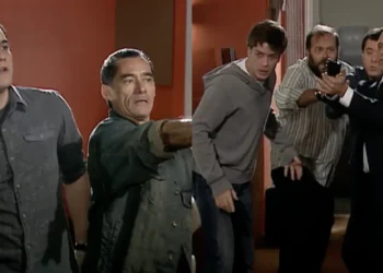 Antenor e Daniel desmascaram Olavo na hora certa, o vilão recebe a proteção da arma Jader, eles fogem e são atingidos: “acabou para vocês”