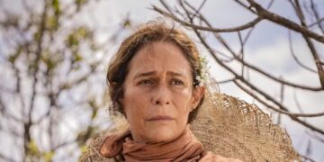 Zefa Leonel (Andrea Beltrão)
