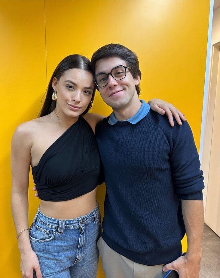 Beatriz Reis e Daniel Rangel posam nos bastidores de Família é Tudo