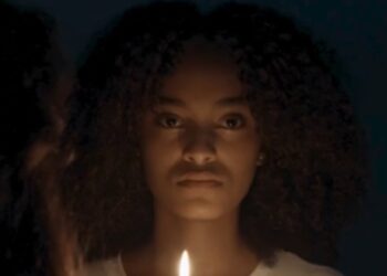 Teca entra em transe espiritual