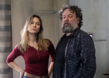 os personagens Marta (Day Mesquita) e Otto (Márcio Vitto)