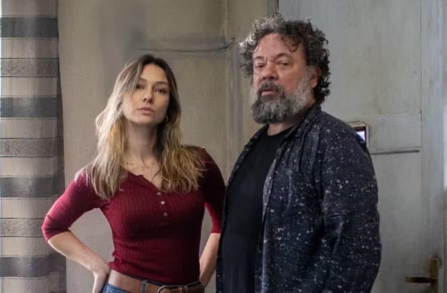 os personagens Marta (Day Mesquita) e Otto (Márcio Vitto)