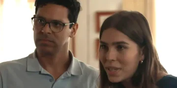 Augusto e Buba olhando para a esquerda em cena de Renascer.