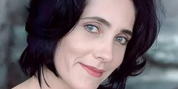 Novela clássica e de grande sucesso dos anos 90 deve ser reprisada pelo canal Viva no lugar de Andando nas Nuvens; saiba qual