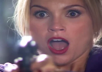 Final de Alma Gêmea: Rafael se coloca na frente de Serena, recebe o tiro da arma de Cristina e morre: “matei o meu amor”