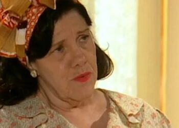 Divina ouve mentiras de Eliete