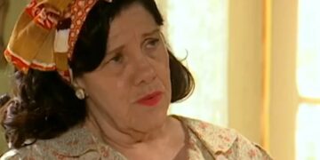 Divina ouve mentiras de Eliete