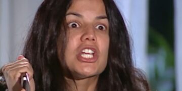 Alexandra ataca Vera com faca
