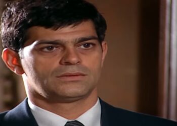 Rafael descobre "gravidez" de Cristina
