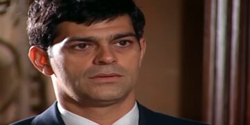 Rafael descobre "gravidez" de Cristina