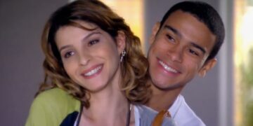 Isadora e Niltinho em cena da novela Cheias de Charme. (Foto: reprodução)