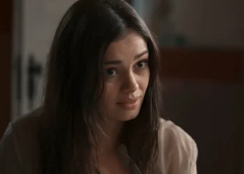 Eliana, personagem de Sophie Charlotte, em Renascer.