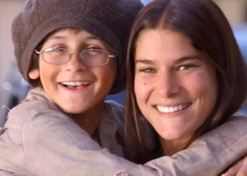 Alma Gêmea: Terê é adotado por Serena e Rafael, ganha a família que sempre sonhou e fica rico: “meus pais”