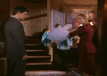 Cristina rasga os vestidos de Luna guardados no ateliê e leva um tapa de Rafael: “larga a tesoura!”