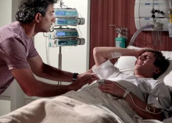 Samuel sente dores na cabeça e Gilson tenta tranquilizá-lo