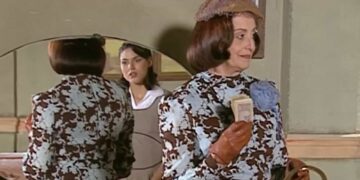 Débora paga Dalila para se passar por Cristina
