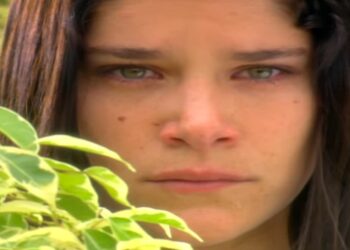 Serena faz aparição surpresa no casamento de Cristina e Rafael, é vista pelo noivo e coloca em xeque a união do casal