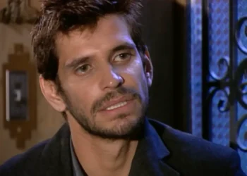 Guto descobre que Serena é a reencarnação da mulher que ele matou para roubar as joias a mando de Cristina: “seus olhos foram a última coisa que a Luna viu”