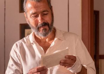 José Inocêncio lê a carta deixada por Marianinha
